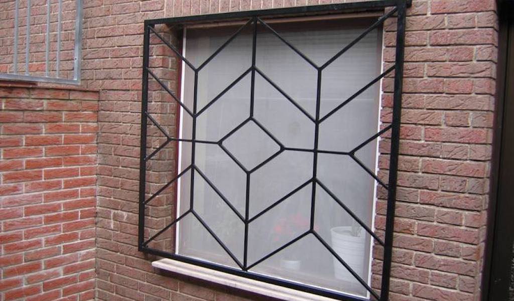 Schmiedeeisen-Fenstergitter aus Polen 